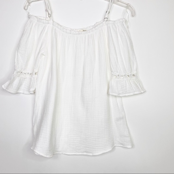 Stitch Fix l Jella C Bella Off The Shoulder Top - Picture 5 of 10